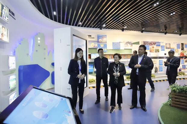 鄭州二七區(qū)委組織部常務(wù)副部長(zhǎng)王波一行 蒞臨我公司考察指導(dǎo)黨建工作 鄭州二七區(qū)委組織部常務(wù)副部長(zhǎng)王波一行 蒞臨我公司考察指導(dǎo)黨建工作