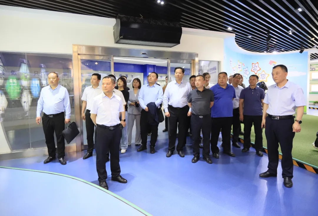 供銷聯(lián)動，創(chuàng)新共贏丨河南農(nóng)投集團內(nèi)部業(yè)務協(xié)同交流會在花花牛乳業(yè)集團順利召開