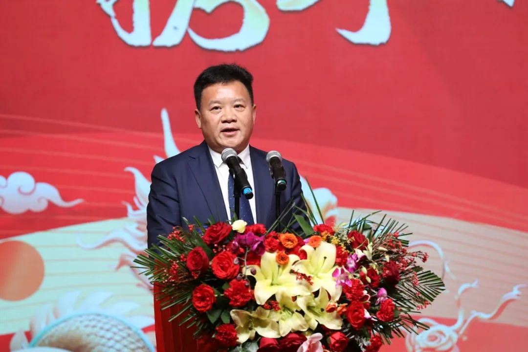 花花牛乳業(yè)30周年暨2024年客戶大會(huì)圓滿召開(kāi)！