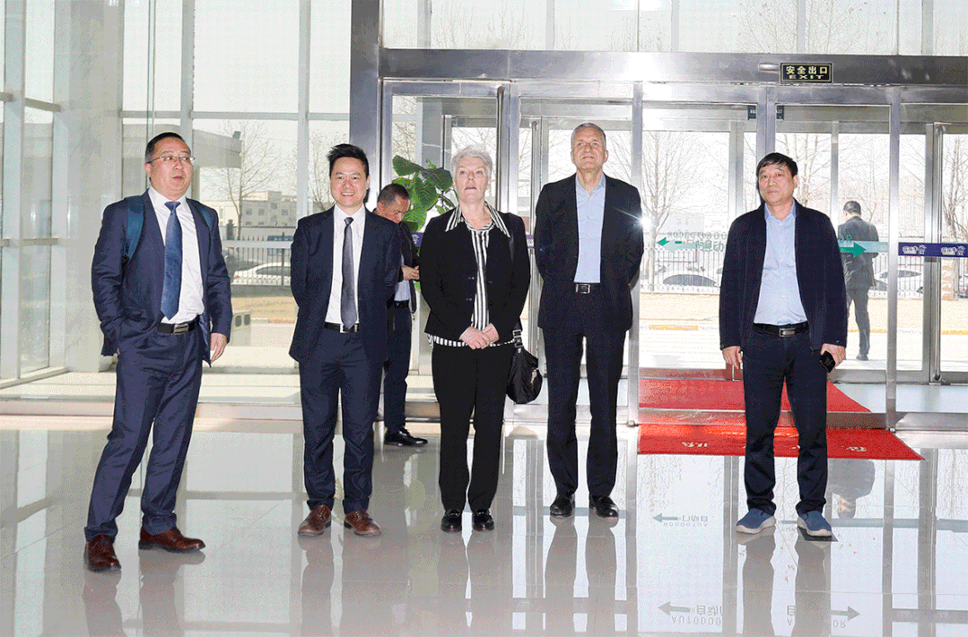 深化合作交流 互信共贏發(fā)展丨瑞典愛(ài)克林公司首席執(zhí)行官 Ms.Marie Samuelsson 一行蒞臨花花牛乳業(yè)集團(tuán)參觀座談