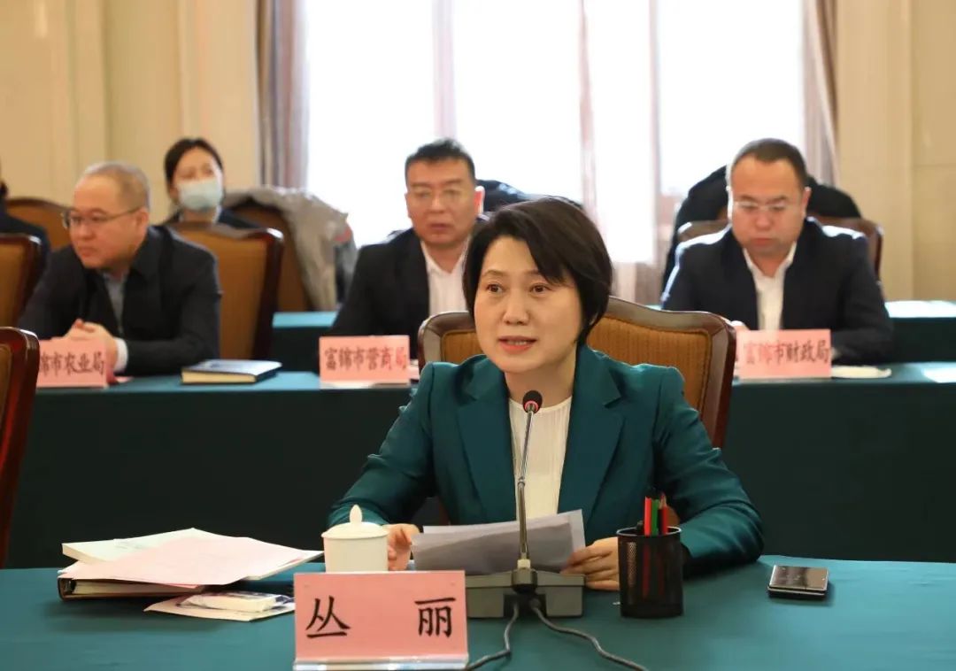 產(chǎn)業(yè)聯(lián)動(dòng)促發(fā)展 合作共贏創(chuàng)未來(lái) | 佳木斯市政府、富錦市政府與花花牛乳業(yè)集團(tuán)正式簽署戰(zhàn)略合作協(xié)議