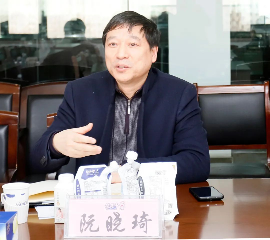 花花牛丨東北農(nóng)大食品學(xué)院院長、中原食品實(shí)驗(yàn)室首席科學(xué)家姜毓君教授蒞臨花花牛乳業(yè)集團(tuán)調(diào)研
