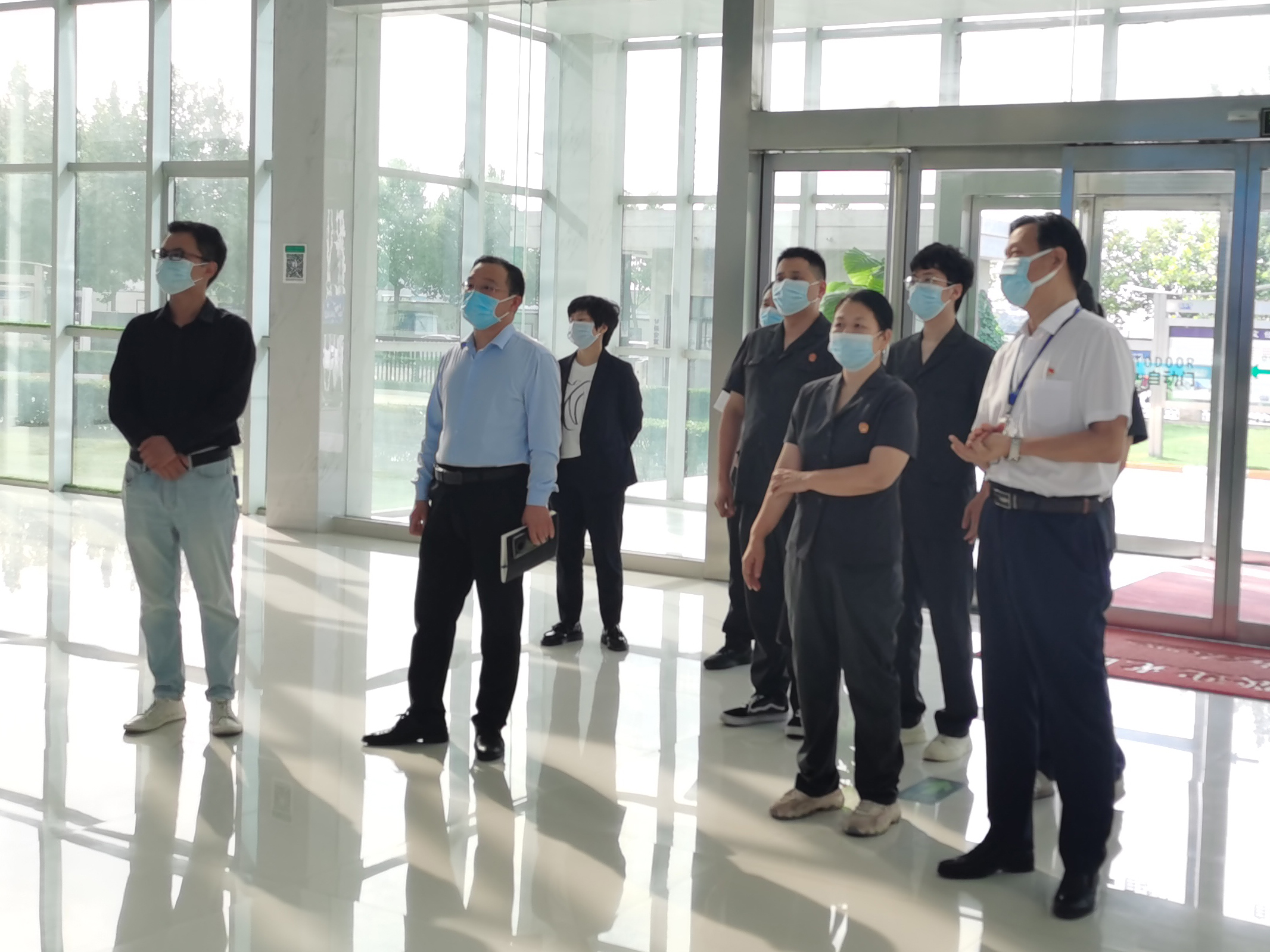 花花牛 | 鄭州市管城區(qū)法院知產(chǎn)審判服務(wù)企業(yè)座談會在花花牛乳業(yè)集團(tuán)召開