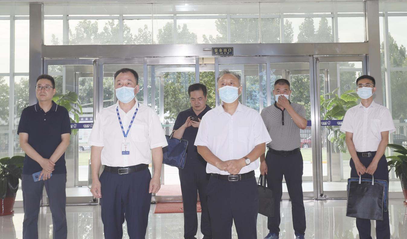 河南省“萬人助萬企”活動(dòng)第一工作組 蒞臨花花牛乳業(yè)集團(tuán)調(diào)研