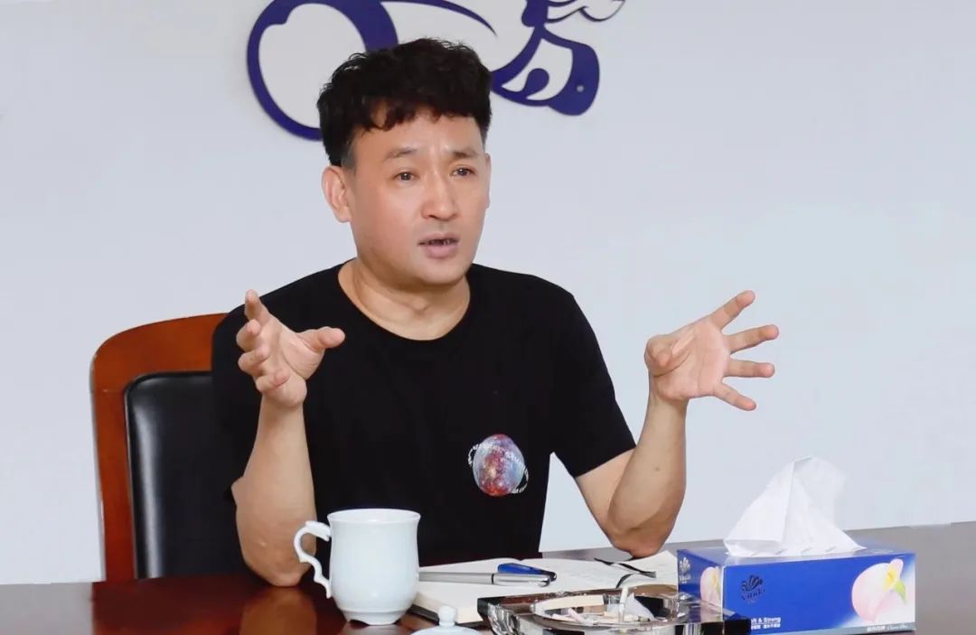 凝心聚力·贏創(chuàng)未來 | 花花牛乳業(yè)集團(tuán)召開營銷、養(yǎng)殖及飼料經(jīng)營工作會(huì)議