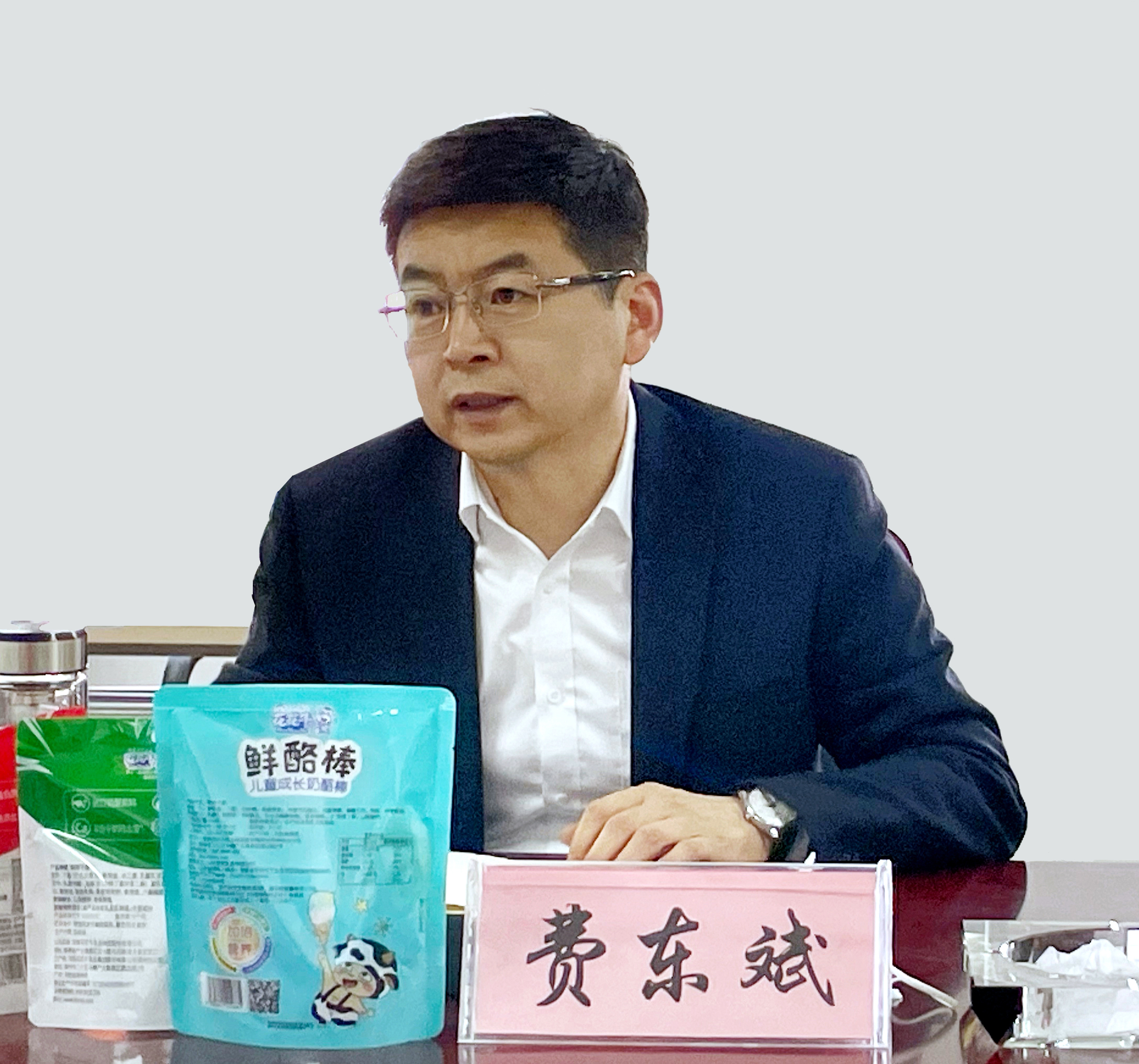 河南省委常委、副省長費東斌蒞臨 花花牛乳業(yè)集團調(diào)研
