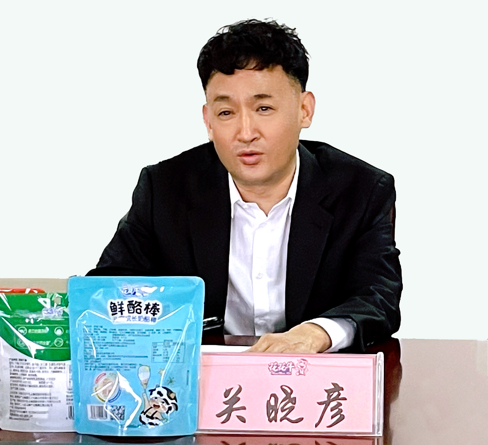 河南省委常委、副省長費東斌蒞臨 花花牛乳業(yè)集團調(diào)研