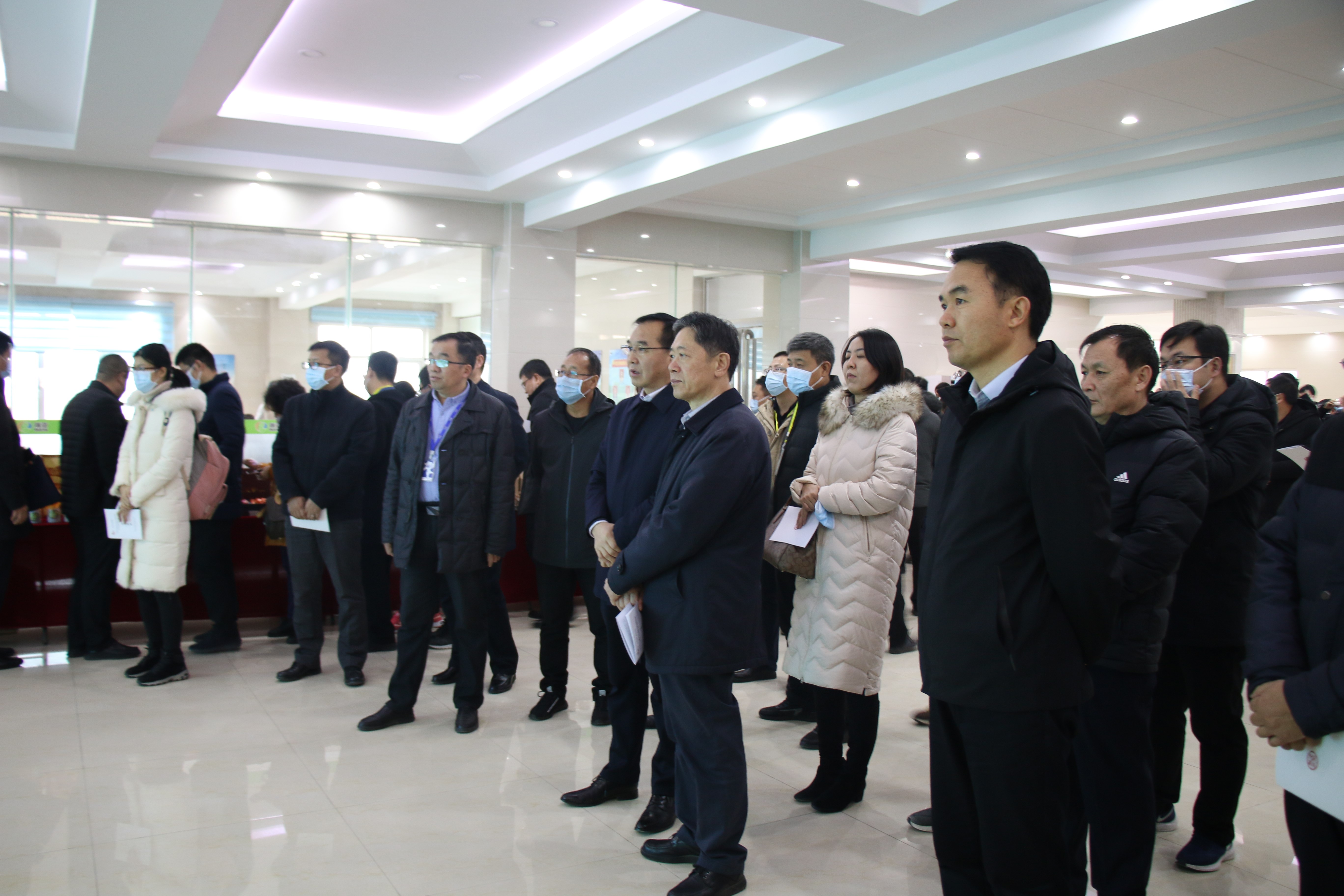 花花牛 | 農(nóng)業(yè)農(nóng)村部農(nóng)業(yè)綠色發(fā)展考察團蒞臨花花牛魯山瑞亞參觀調(diào)研