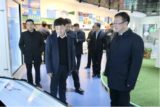 寧夏回族自治區(qū)農(nóng)業(yè)農(nóng)村廳黨組書記、廳長(zhǎng)王剛一行蒞臨花花牛乳業(yè)集團(tuán)調(diào)研