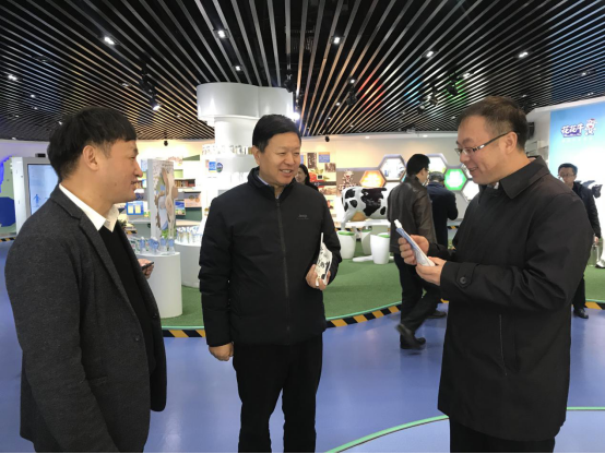 寧夏回族自治區(qū)農(nóng)業(yè)農(nóng)村廳黨組書記、廳長(zhǎng)王剛一行蒞臨花花牛乳業(yè)集團(tuán)調(diào)研