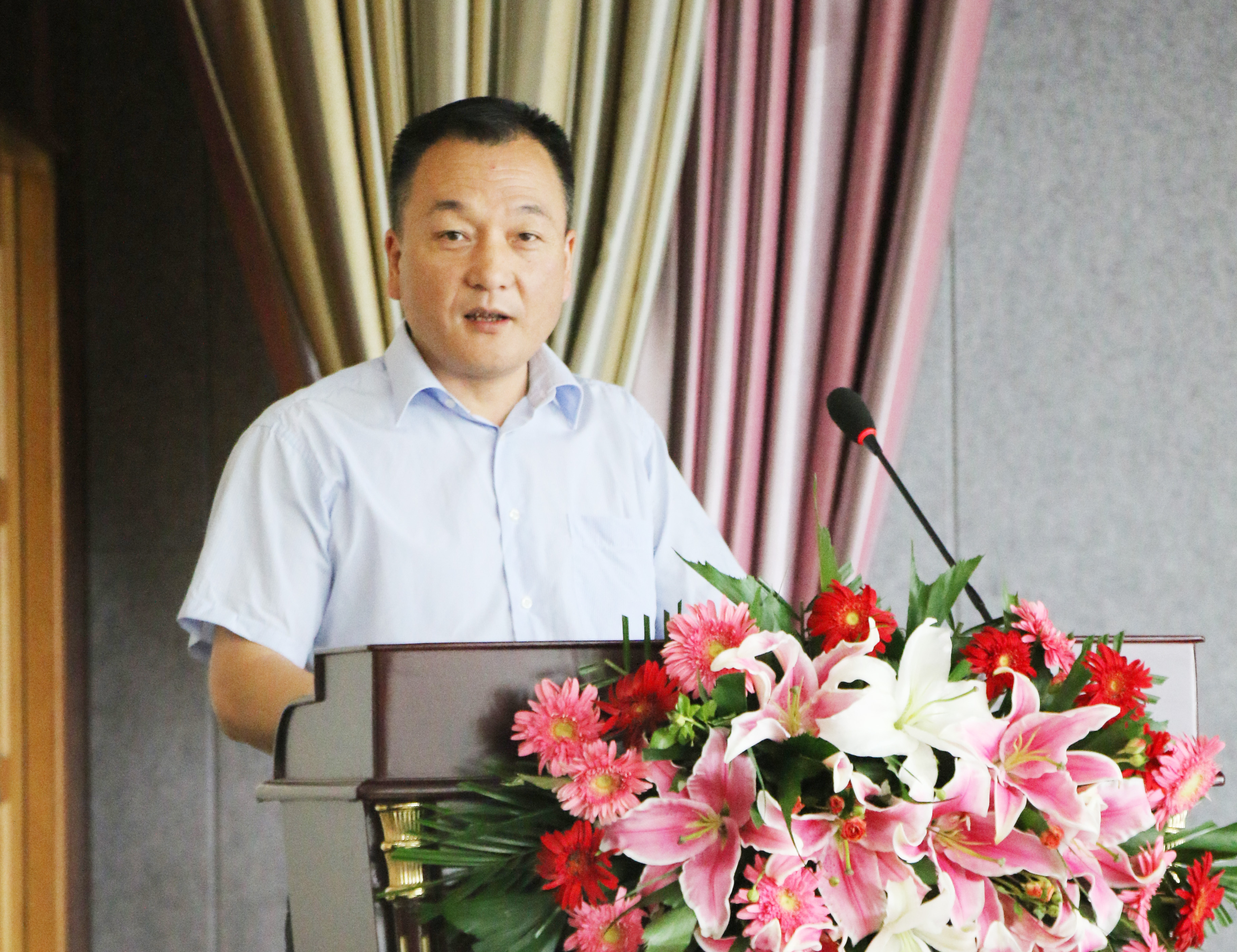 揚帆再起航 | 花花牛乳業(yè)集團養(yǎng)殖、飼料事業(yè)部2019上半年總結表彰暨下半年工作部署大會隆重召開