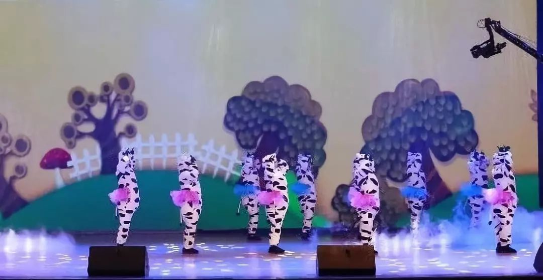 “贏在2019”，花花牛乳業(yè)集團2019年新春晚會盛大開幕