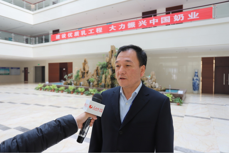 振興中國奶業(yè)，花花牛在行動