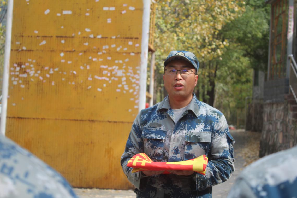 組織開展戶外拓展訓(xùn)練活動(dòng) 組織開展戶外拓展訓(xùn)練活動(dòng)