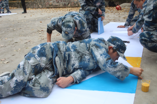 組織開展戶外拓展訓(xùn)練活動(dòng) 組織開展戶外拓展訓(xùn)練活動(dòng)