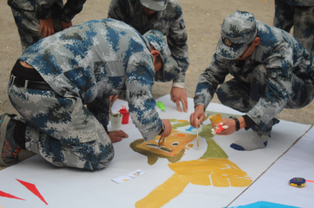 組織開展戶外拓展訓(xùn)練活動(dòng) 組織開展戶外拓展訓(xùn)練活動(dòng)