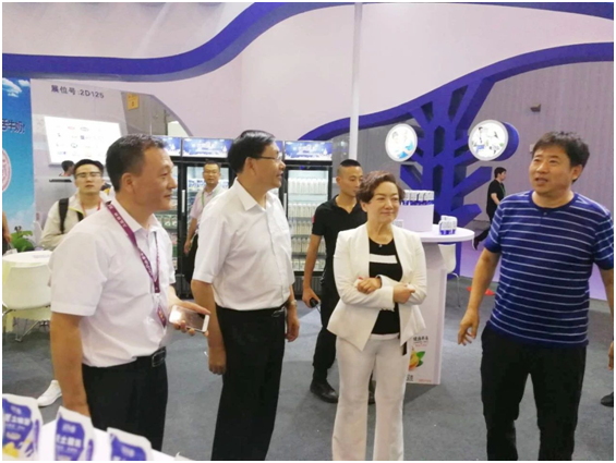 殊榮是奮斗的動(dòng)力 花花牛榮獲三項(xiàng)大獎(jiǎng)!!! 殊榮是奮斗的動(dòng)力 花花牛榮獲三項(xiàng)大獎(jiǎng)!!!