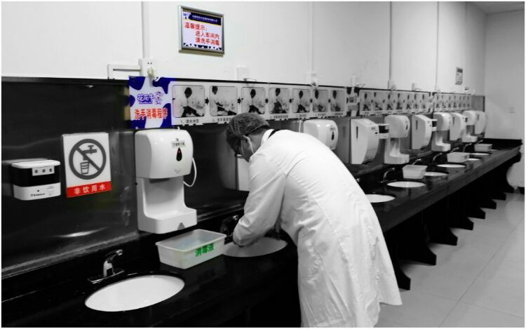 走進(jìn)工廠(chǎng)