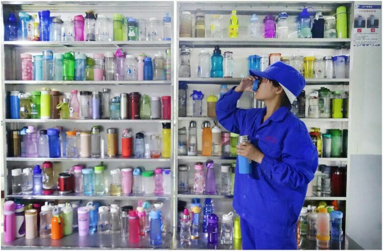 走進(jìn)工廠(chǎng)