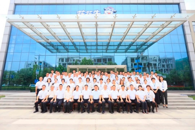 中國共產(chǎn)黨河南花花牛乳業(yè)集團(tuán)股份有限公司第二屆委員會第二次黨員大會勝利召開