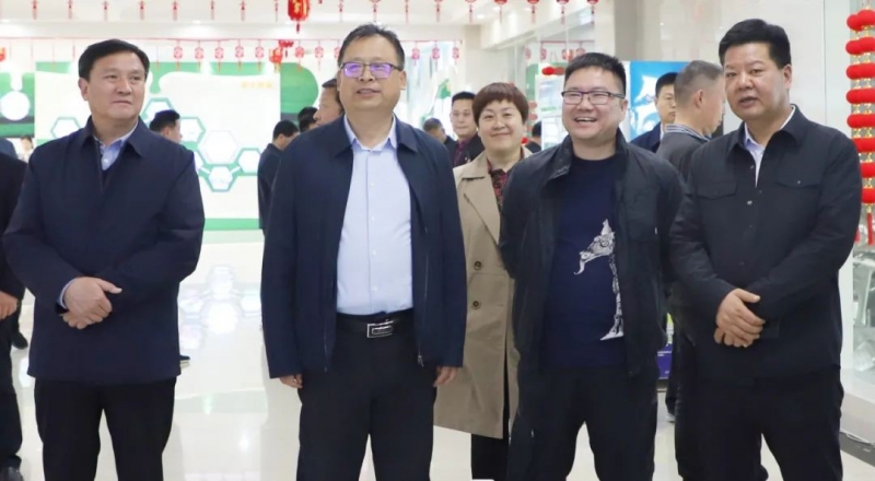 花花牛丨駐馬店市遂平縣政協(xié)黨組書記、主席張衛(wèi)東一行蒞臨花花牛魯山瑞亞牧場參觀