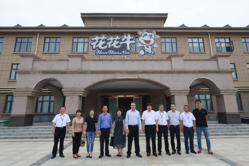 以色列阿菲金農業(yè)公司參觀考察花花牛瑞亞牧場