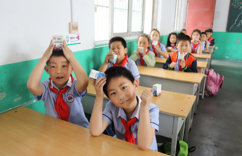 花花牛|六一關(guān)愛兒童，讓愛灑滿人間